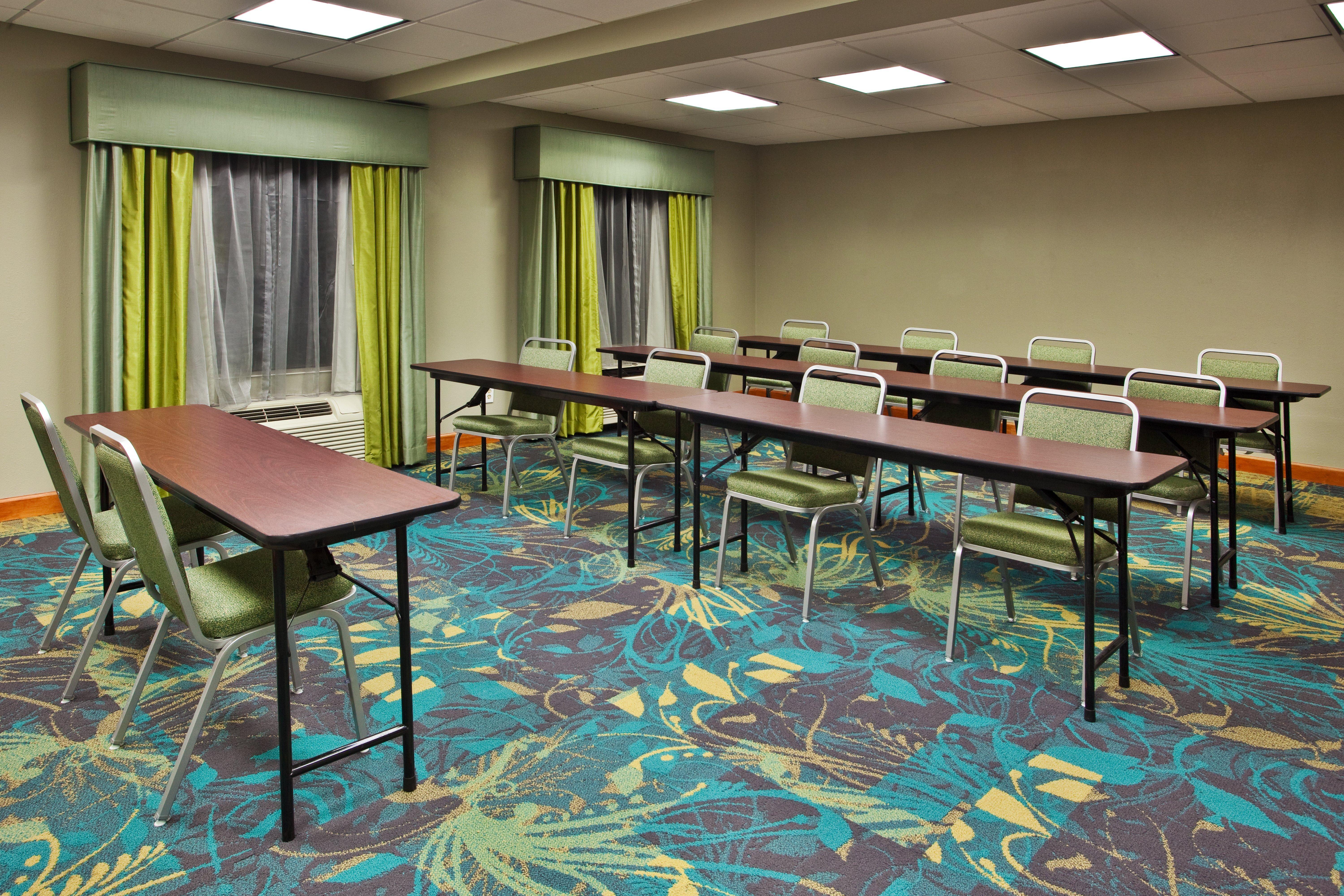 Holiday Inn Express Hotel & Suites Kimball, An Ihg Hotel Exterior photo